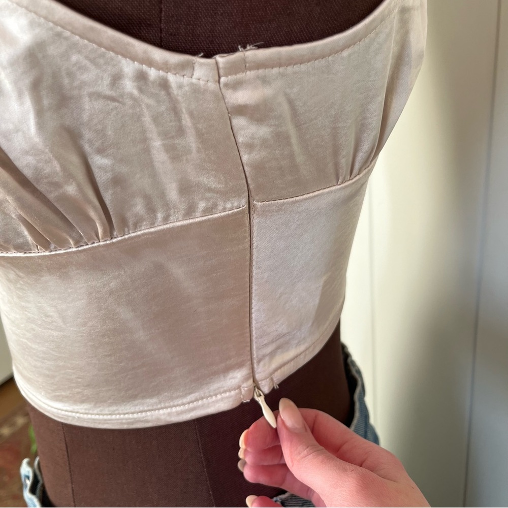 Satin crop tank - Picture 2 of 4